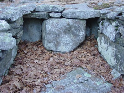 America's Stonehenge - Two niches in Empty Vessel Chamber