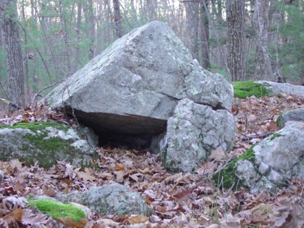 America's Stonehenge - Quartz Quarry Niche